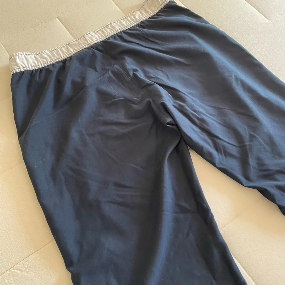Nike Women’s Navy Blue Active Capri Pants with White Side Stripes Size Large - Picture 11 of 12